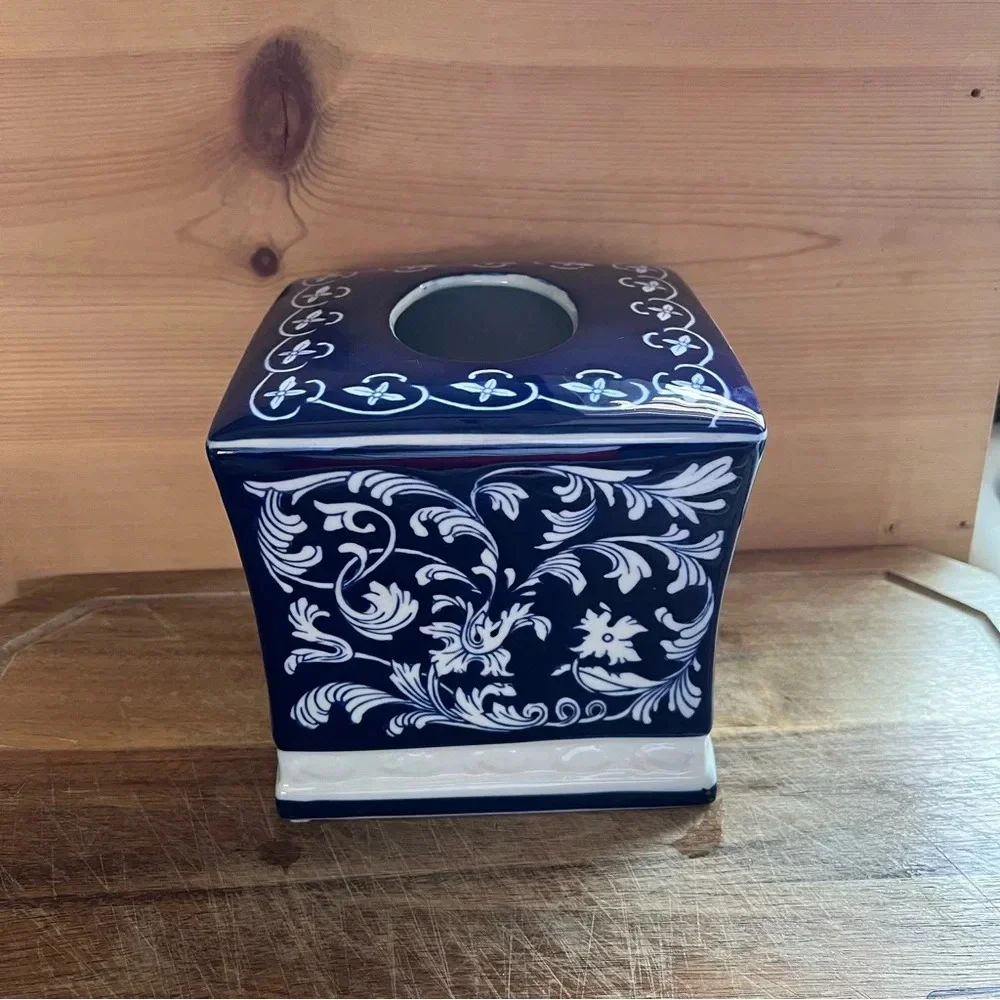 Porcelain Vintage Chinese Blue & White Floral Tissue Box Cover Bathroom Bedroom